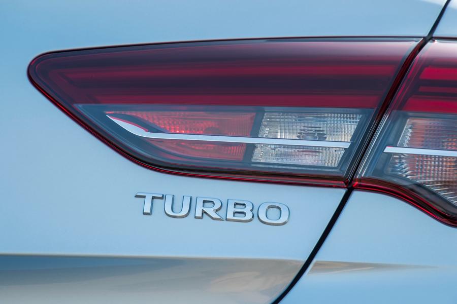 Логотип Vauxhall Insignia Grand Sport Turbo 2017 года  (фото 3 из 30)